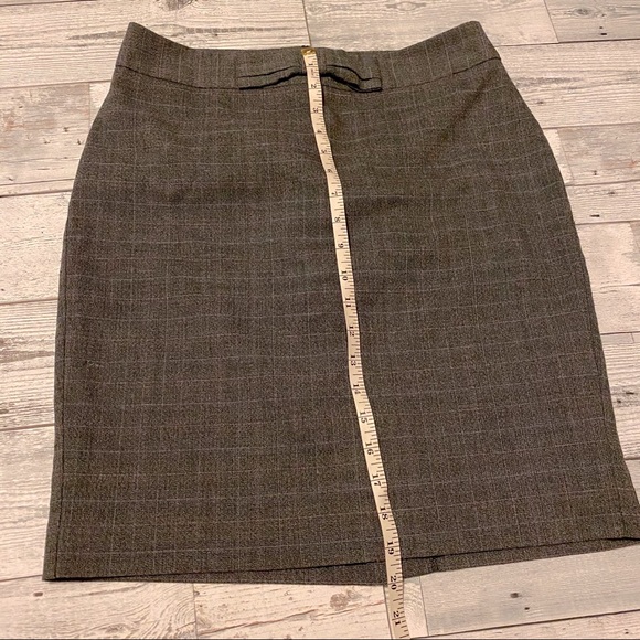 Loft Pencil Skirt Size 4 - Picture 5 of 7